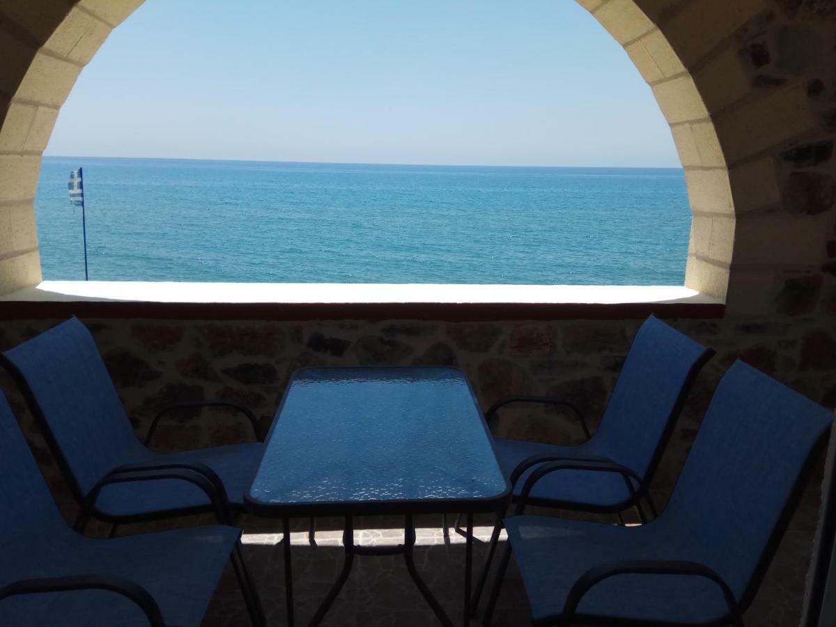 Zea Waves Apartments Kasztrí Kültér fotó